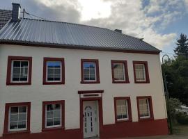 Beautiful holiday home with terrace, budgethotel i Nattenheim