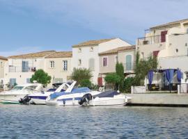 Nice Home In Aigues-mortes With 3 Bedrooms And Wifi, 4-звездочный отель в городе Эг-Морт