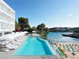 Grupotel Ibiza Beach Resort - Adults Only, boutique hotel in Portinatx