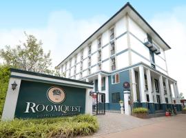 RoomQuest Rojana Industrial Estate area, hotell i Ban Nong Phai