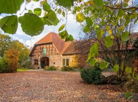 Historic half timbered Farm in Hohnebostel near Watersports, hotell i Langlingen