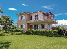 Two-Bedroom Holiday Home In Livanates