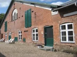 5 beds apartment