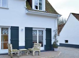 Nice Apartment In Alette With Outdoor Swimming Pool, cheap hotel in Alette