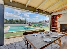 Villa Maravillas 2 by Slow Villas, hotel a El Arenal