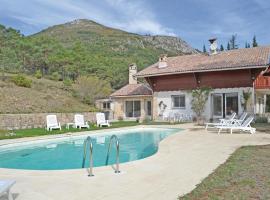 Cozy Home In La Bastide With House A Mountain View, hotel with parking in La Bastide