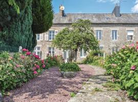 2 Bedroom Cozy Home In Le Beny Bocage, hotel with parking in Le Bény-Bocage
