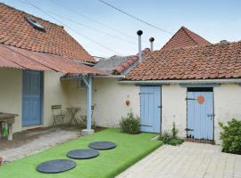 Cozy Home In Grigny With Kitchen, hotel a Grigny
