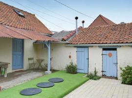 Cozy Home In Grigny With Kitchen, atostogų būstas mieste Grigny