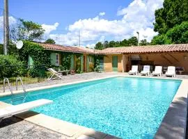 Stunning Home In Roussillon With 3 Bedrooms, Wifi And Outdoor Swimming Pool