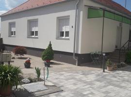 Szalay Vendégház, hotel v destinaci Hegykő
