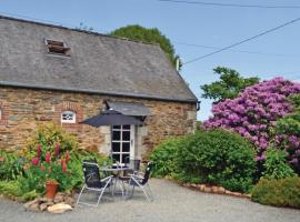 Callac에 위치한 주차 가능한 호텔 Amazing Home In Callac De Bretagne With Kitchen