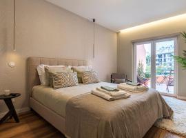 Deluxe 2BDR Apartment in Carcavelos by LovelyStay, hotel i Carcavelos