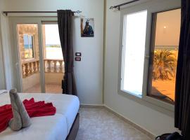 Reef House, hotel in Marsa Alam City