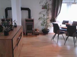 Appartement July, hotel with parking in Innsbruck