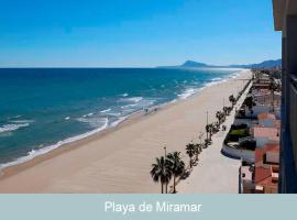 Viesnīca ar baseinu EUROPA I - Playa de Miramar pilsētā Miramara