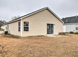 Updated Home with Yard about 7 Mi to Dtwn Columbia!, vacation home in Columbia
