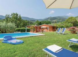 Awesome Home In Colle Di Compito Lu With 2 Bedrooms, Wifi And Outdoor Swimming Pool, hótel í Ruota