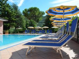 SunLake Hotel, hotel em Riva del Garda