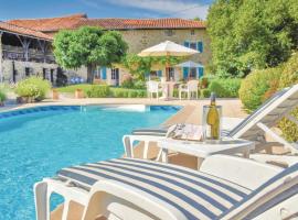 Awesome Home In Suaux With 6 Bedrooms, Wifi And Private Swimming Pool, cottage in Chichiat