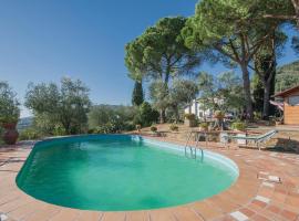 Beautiful Home In Uzzano Pt With Kitchen, hôtel à Uzzano