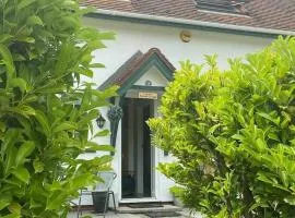 Bramble Cottage - Sleeps 5