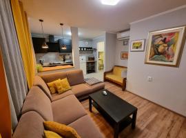 Comfy apartment, מלון בKrasica