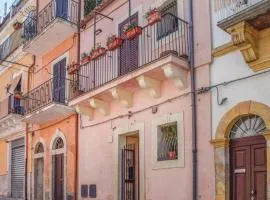 2 Bedroom Beautiful Home In Ragusa Rg