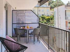 Amazing Apartment In Tossa De Mar With Kitchen, luxury hotel in Tossa de Mar