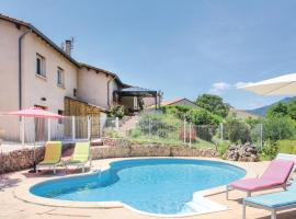5 Bedroom Awesome Home In St Fortunat S-eyrieux, hotel a Saint-Fortunat-sur-Eyrieux