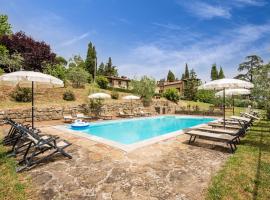 Beautiful Home In Capolona With 9 Bedrooms, Wifi And Private Swimming Pool, hotel di Capolona