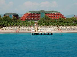 Delphin Deluxe Resort, hotel en Okurcalar