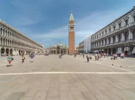 Nice Apartment In Venezia -ve- With Wifi