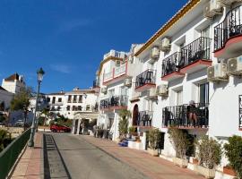 Apartamentos Balcón de Maro: Maro'da bir otel