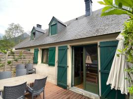 Le 103. Chalet 3 chambres. Terrasse. Parking. wifi., hotel a Cauterets