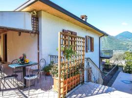 Stunning Apartment In Monte Isola With House A Mountain View, hotel amb aparcament a Monte Isola