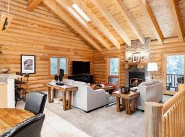 Iconic Log Cabin Escape - Idaho Springs - Hot Tub, holiday home in Idaho Springs