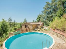 Awesome Home In Gaiole In Chianti si With Wifi, Private Swimming Pool And Outdoor Swimming Pool، فندق مع موقف سيارات في Rosennano