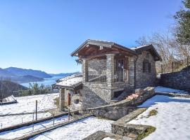 Amazing Home In Luino With 2 Bedrooms, hotelli kohteessa Luino