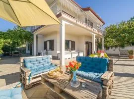 Lovely Home In Moneglia With Wifi