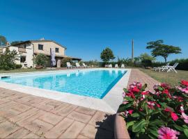 Stunning Home In Citt Di Castello Pg With Wifi, Private Swimming Pool And Outdoor Swimming Pool, viešbutis su baseinais mieste Monte Castelli