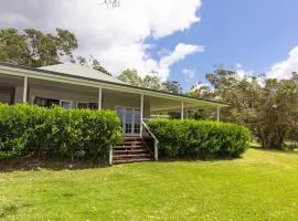 Katandra Homestead, farm on the lake, close to beaches and national park