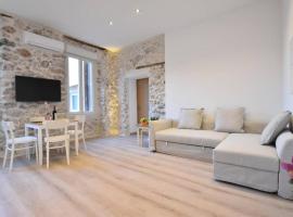 GORGEOUS BRAND NEW 2 BEDROOMS, spahotel i Antibes