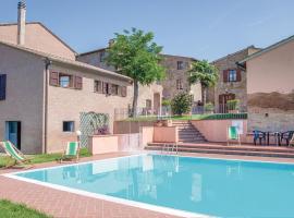 Awesome Apartment In Montaione fi With 2 Bedrooms And Outdoor Swimming Pool、Querceのホテル