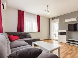Three-Bedroom Apartment In Medulin