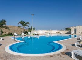 Beautiful Home In Ragusa With 3 Bedrooms And Outdoor Swimming Pool, hotel 3 estrelas em Ragusa