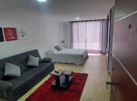 Hermoso Apto Sector El Cable, hotel amb jacuzzi a Manizales