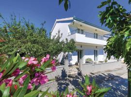 Three-Bedroom Holiday Home Poljica With Sea View 07 – hotel w mieście Poljica