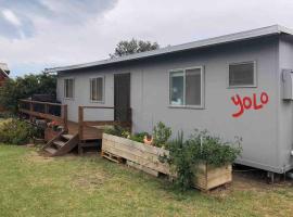 YOLO- Beach-house views, near penguins, nbn! บ้านพักในVentnor