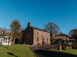 Large Holiday Home perfect for family gatherings, hotel familiar en Angus